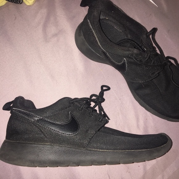 NIKE Roshe One Black - Picture 4 of 6